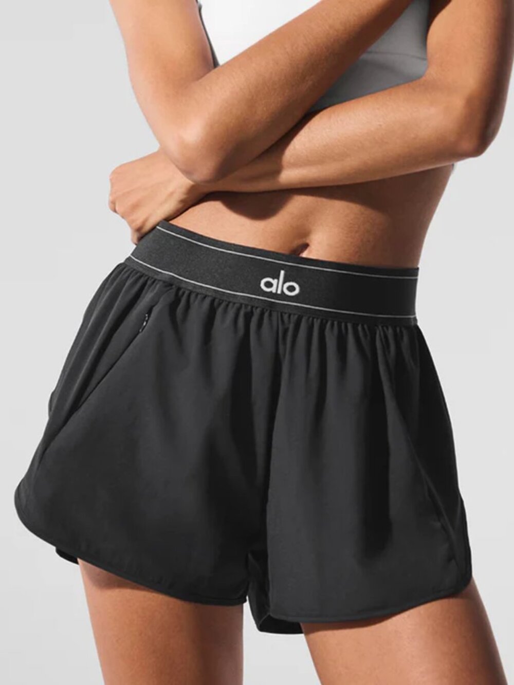 Alo Yoga Black Athletic NWT Shorts😎Tenniscore/Vacation Outfit/Minimal Wardrobe - Picture 2 of 8